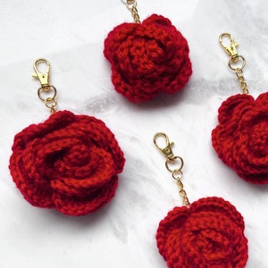 Mother&#39;s Day Crochet Rose Keychain - Rose Flower Keychain, Mother&#39;s Day Rose Keychain, Gift for Girlfriend, Handmade Rose, Rose Gift