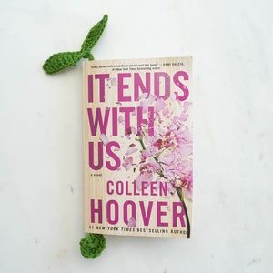 Crochet Flower Bookmarks - Flower Bookmark, Gift For Teacher, Knit Flower Bookmark, Flower Book Mark, Gift for Book Lovers, Booktok Gift