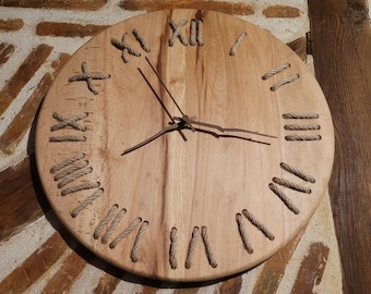 Horloge murale en bois 40cm, chiffres romains en corde de jute, fait main, pièce unique, fabriquée en France