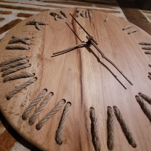 Horloge murale en bois 40cm, chiffres romains en corde de jute, fait main, pièce unique, fabriquée en France image 2