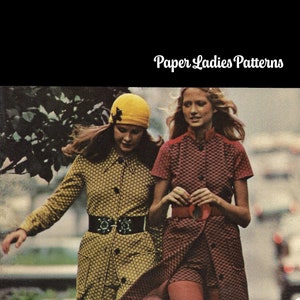 Op de afbeelding: Een boekomslag getiteld Everything About Sewing Knits From Vogue Patterns en Paper Ladies Patterns. De afbeelding toont twee personen in outfits met patronen, één met een gele hoed en mosterdkleurige jas, de andere in een rode jurk.