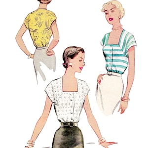 Op de afbeelding: Vintage naaipatroon voor een damesblouse met een vierkante halslijn en korte mouwen. Het patroon is voor een borstomvang van 86 centimeter. Het patroon is geïllustreerd met drie vrouwen die verschillende versies van de blouse dragen.