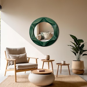 Espejo de pared verde bosque hecho a mano con marco escultural de madera de abedul.