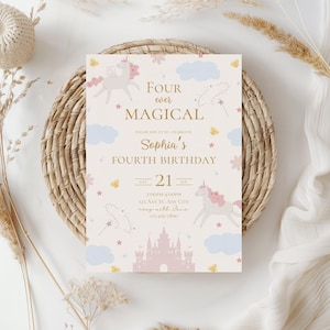 Invito per il 4° compleanno di un unicorno magico, invito modificabile per il compleanno di una bambina, tema "Quattro e più magici", download immediato, invito per la festa in rosa pastello