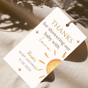 Aquí viene la plantilla de etiqueta de agradecimiento de baby shower de hijo, etiqueta de agradecimiento de baby shower, favor de fiesta de baby shower, decoración de baby shower de niño, personalizable
