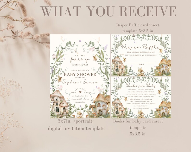 Puede incluir: Una plantilla de invitaci&oacute;n digital imprimible para un baby shower con una ilustraci&oacute;n de acuarela de una casa de hadas con flores y abejas. El texto dice "Una peque&ntilde;a hada est&aacute; en camino" y "Baby Shower". La invitaci&oacute;n mide 12,7x17,8 cm.