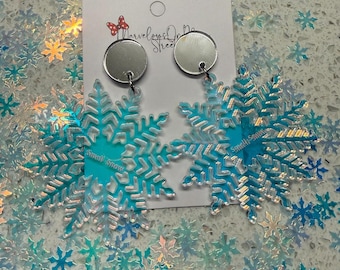 I Smell Snow Earrings - Gilmore Girl Themed Lightweight Acrylic Dangle Drop Jewlery - Hypoallergenic - Fish Extender Gift - Iridescent