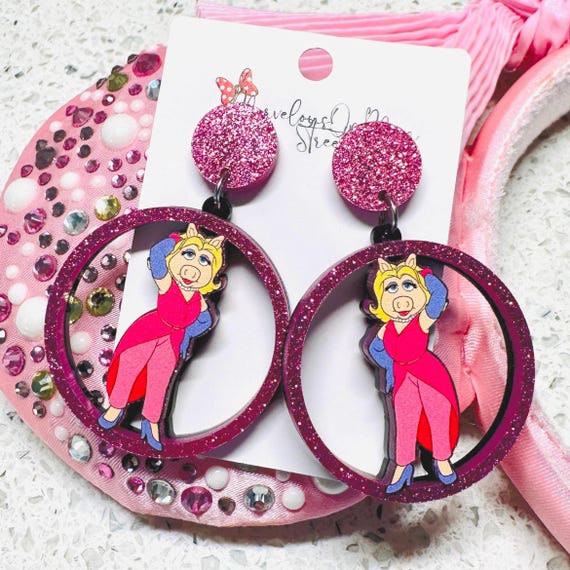 Miss Piggy Dangle Drop Earrings - Muppets Themed Lightweight Acrylic Jewelry - Hypoallergenic Cruise Fish Extender Gift - Pink Glitter Posts