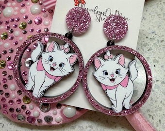 Boucles d'oreilles pendantes Marie - Bijoux acryliques légers sur le thème des aristochats - Cadeau hypoallergénique Cruise Fish Extender - Poteaux scintillants roses