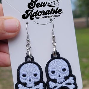 FSL Skull Bone Earrings - Machine Embroidery - Digital Design - Freestanding Lace