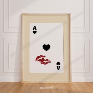 Arte de pared con as de corazones, impresión de naipes retro, descarga digital de lápiz labial, póster de Femme Fatale, arte de pared imprimible con sensación de suerte de moda