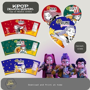 Könnte beinhalten: Eine Sammlung von KPOP Demon Hunters Nudelhauben. Die Hauben zeigen Illustrationen von Anime-Charakteren und die Namen MIRA, ZOEY und RUMI. Die Hauben sind rot, grün und blau mit gelben Akzenten. Das Bild zeigt auch drei Figuren, die Nudeln essen.