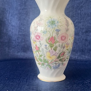 Aynsley Wild Tudor Porcelain Vase - English Fine Bone China - Made in England - Hand Made Art Pottery