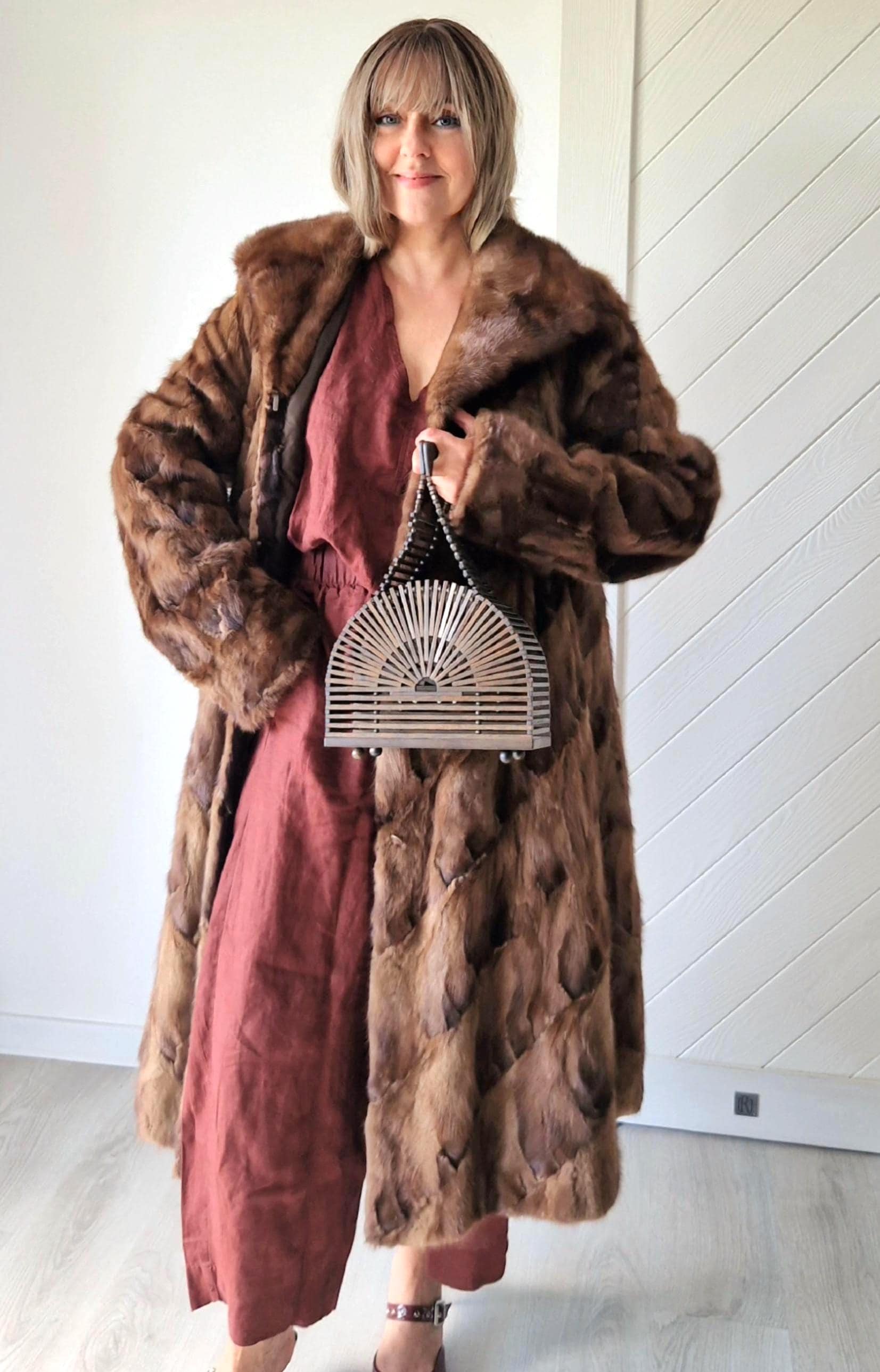 ジャケット・アウター  CHIE SAGA MINK coat 38 Saga MINK With Fox Collar FUR JACKET Great Shape. size Small