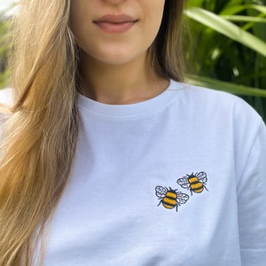 T-Shirt Bees Soft Embroidered Cotton Animal Cute Design Casual Comfort Wear Vibrant Fashion Nature-Inspired Unisex Honey zdjęcie 1