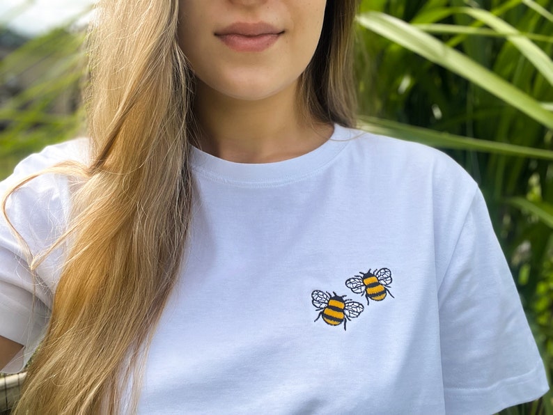 T-Shirt Bees Soft Embroidered Cotton Animal Cute Design Casual Comfort Wear Vibrant Fashion Nature-Inspired Unisex Honey zdjęcie 1