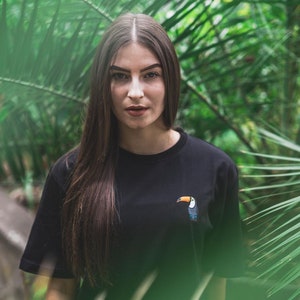 T-Shirt Exotic Toucan | Soft Embroidered Cotton | Animal Cute Design | Casual Comfort Wear | Vibrant Fashion |  Nature-Inspired | Unisex