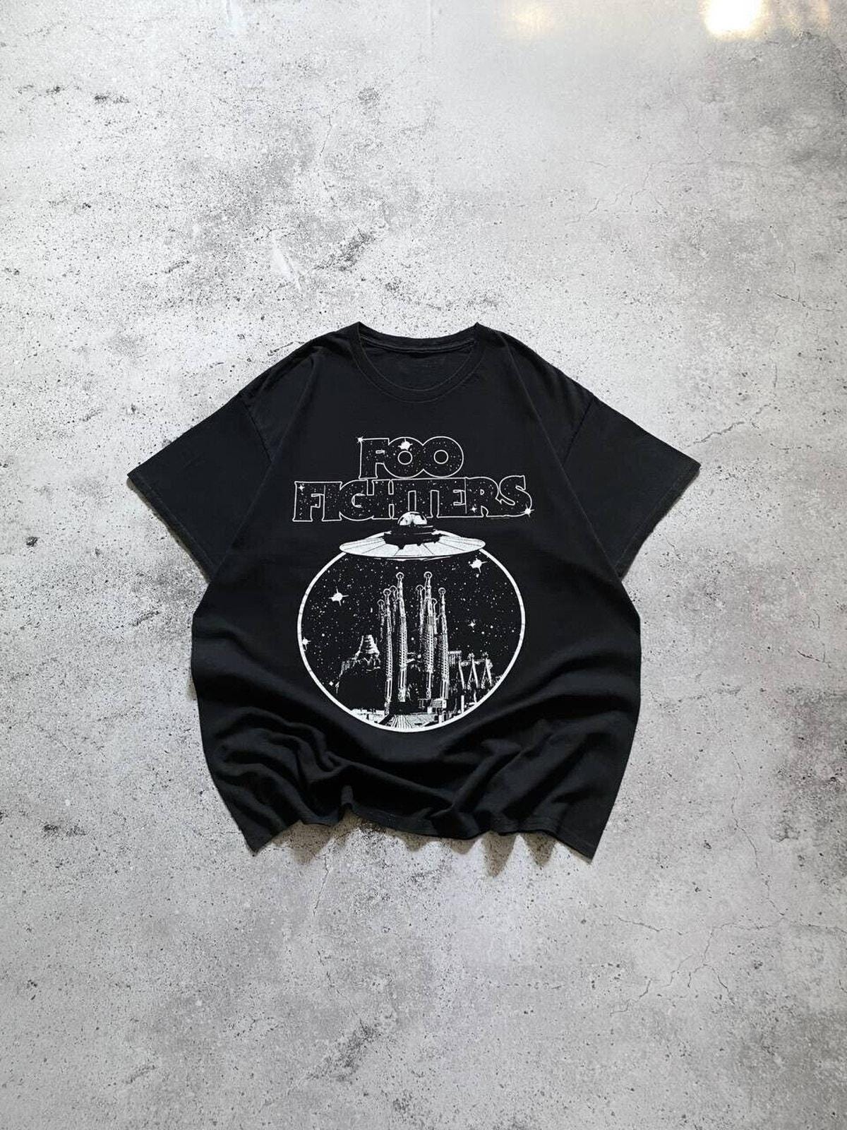 Vintage Foo Fighters Band T-shirt Black UFO Space Graphic