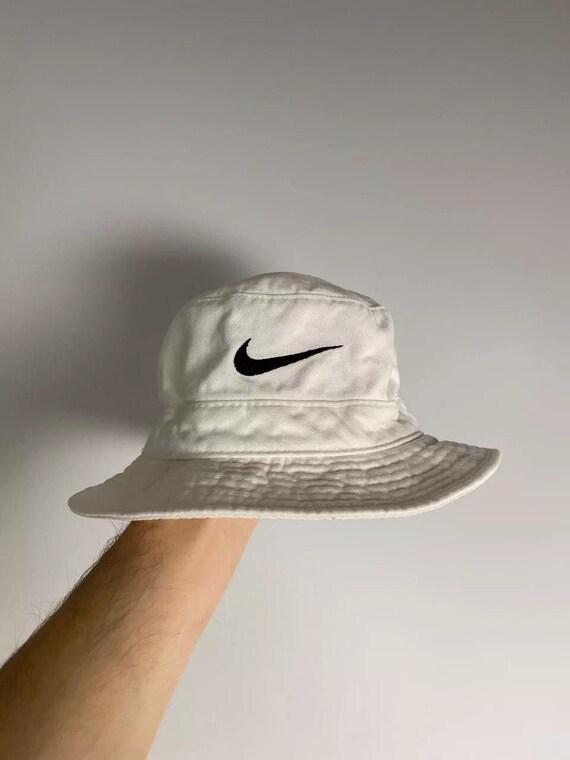nike bucket hat womens white