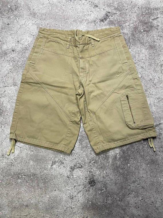 khaki nike cargo shorts
