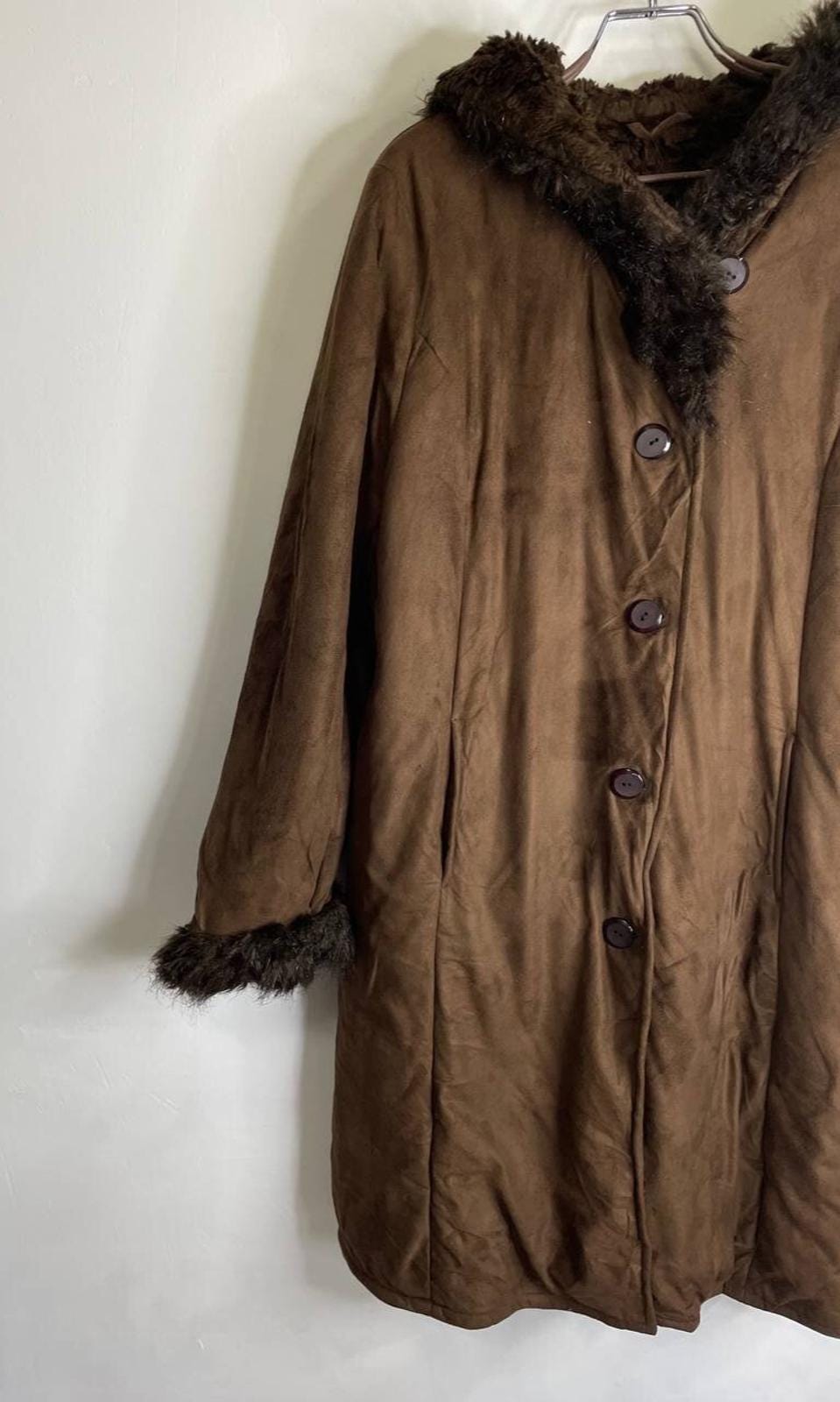 ビンテージ古着 90s 起毛 ダークブラウン ミドル丈 フェイクスエードコート ヴィンテージブラウンフェイクスエードコート、フード付き、フェイク
