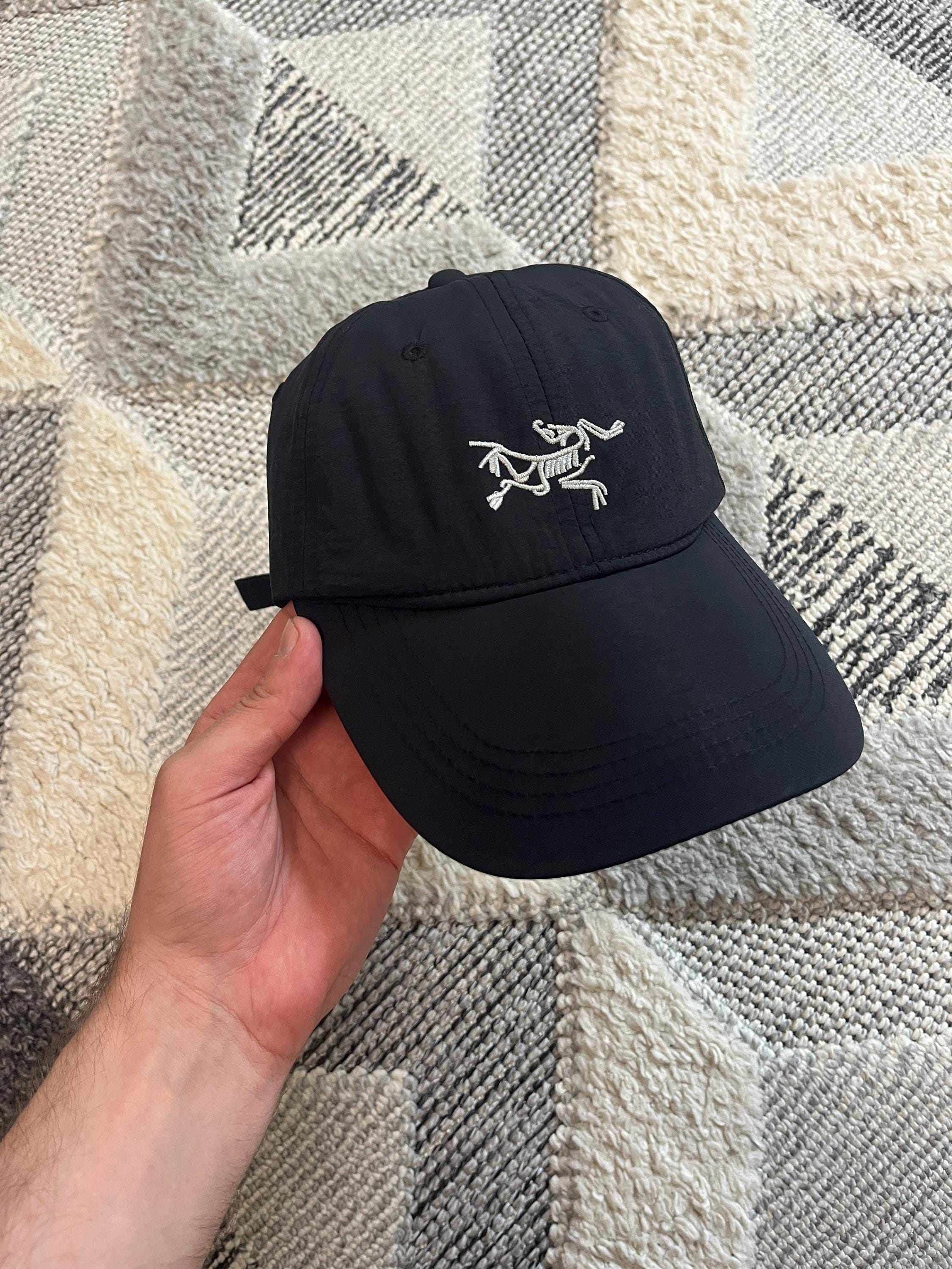 Old ARC’TERYX Black logo cap Vintage Arc'teryx Logo Baseball Cap Black Adjustable Strapback Hat