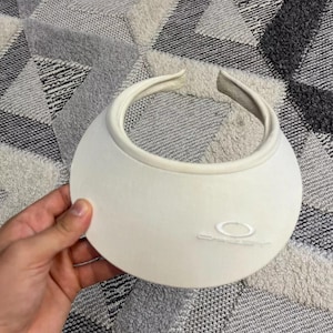 Vintage Oakley Tennis Cap - White Baseball Hat - Retro Streetwear - Classic Outdoor Style - Casual Accessory - Unisex One Size Fit