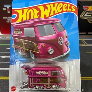 ミニカー Hot Wheels M&M's Volkswagen Kool Kombi Hot Wheels Kool Kombi M&M Gold Volk swagen Adult Car Diecast