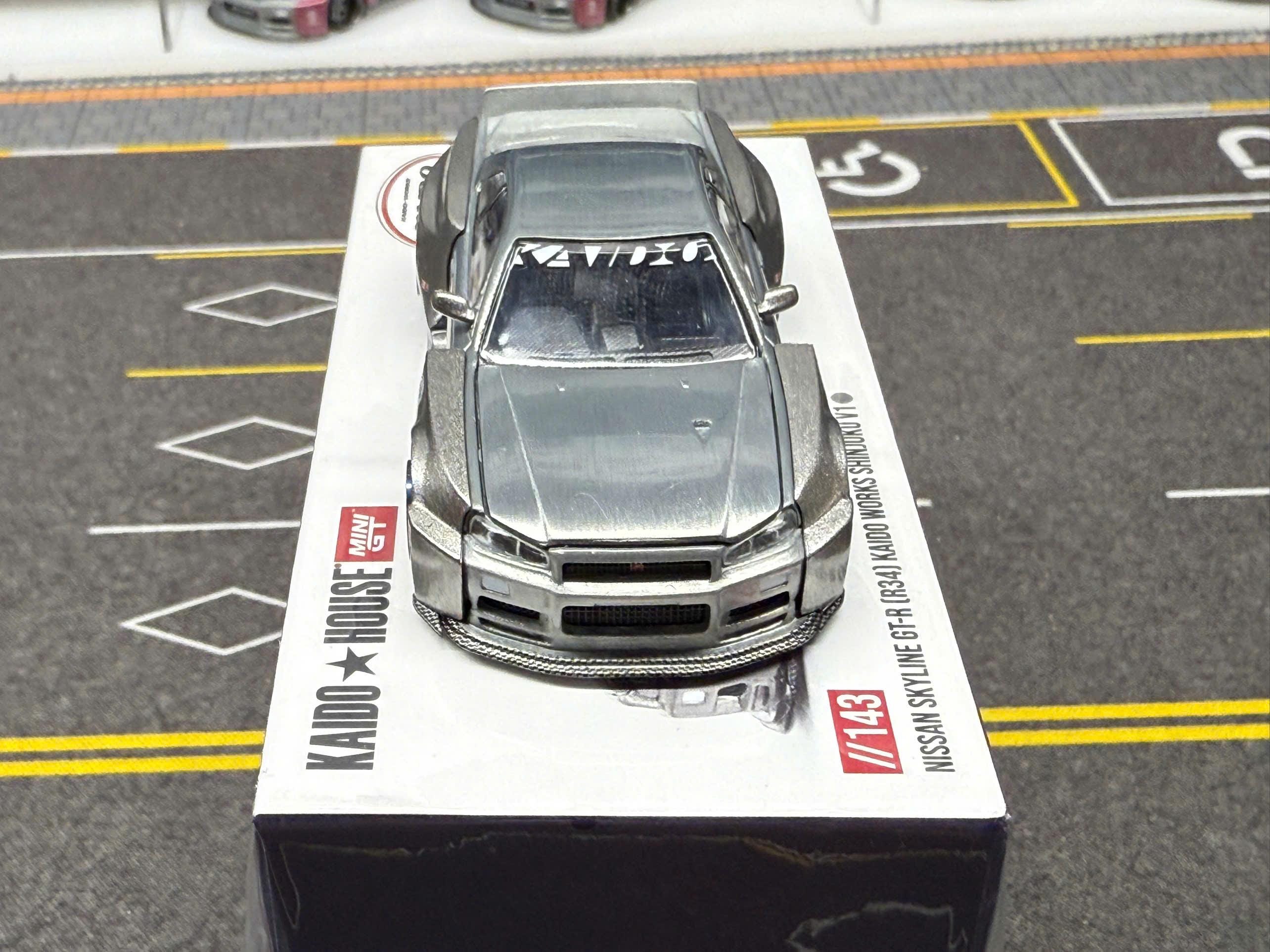 Mini GT X Kaido House R34 Shinjuku Chase KHMG143 Diecast (+ Free