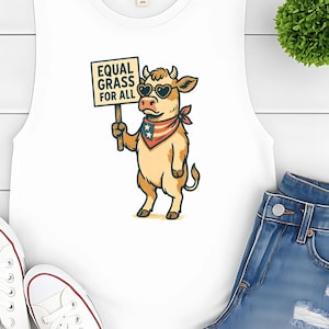 Funny Patriotic Cow Shirt – Equal Grass for All Tank – Cartoon Animal Protest Tee – 4th of July Graphic Top – Farm Animal Humor