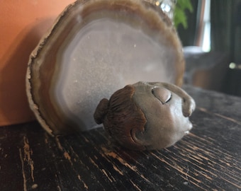 Quiet Little Guardian — Serene Desk Sitter