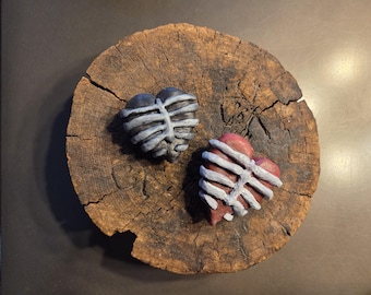 Heart and Rib Cage Wall Hanger – Dark Romantic Wall Art