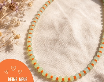 Colorful summer necklace | Handmade beaded necklace in green & orange | Boho jewelry | Gold-plated stainless steel | Colored necklace | Color pop necklace