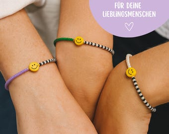 Friendship bracelet with smiley face – gift for loved ones | Handmade bracelet for best friends | Elastic beaded bracelet