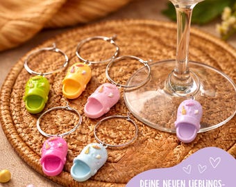 Wine glass marker set (6 pieces) made from mini clogs | Fun glass markers for wine & sparkling wine | Party table decoration | Gift for wine lovers