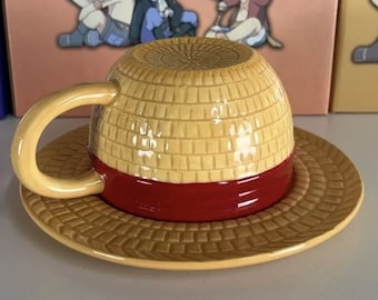 Taza inspirada en anime Taza de cosplay Taza de agua Taza de café creativa con forma de sombrero de tres hermanos Accesorios de anime Regalos para niños y hombres Capuchino Cumpleaños