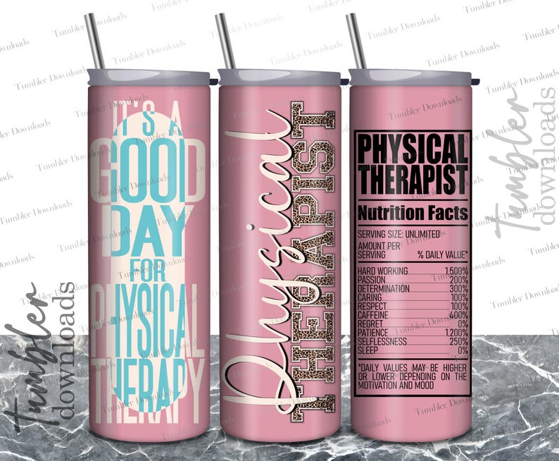 Puede incluir: Tres vasos de acero inoxidable de color rosa con un dise&ntilde;o blanco y azul que dice "Es un buen d&iacute;a para la fisioterapia" en uno, un dise&ntilde;o de estampado de leopardo con las palabras "Fisioterapeuta" en otro, y una etiqueta de informaci&oacute;n nutricional con las palabras "Fisioterapeuta" en el tercero.