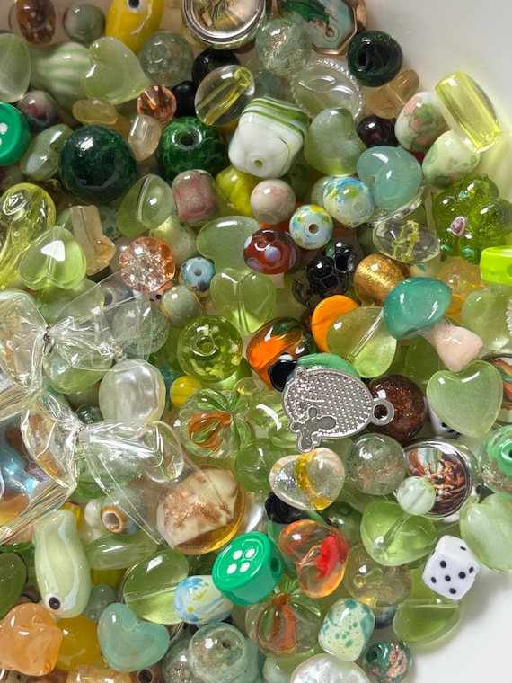 Green Bead Soup 115g Goblincore Forest Mix Weird Resin Glass Charms Mystery Beads for Jewelry Crafts Keychains Slime DIY scoop grab bag cute