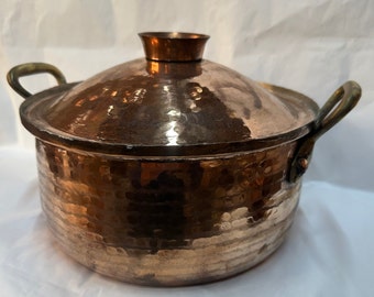 Culinary Masterpiece: Introducing Our Handcrafted Moroccan Copper Pot from Fes Seffarine