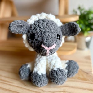 crochet sitting sheep lamb pattern, no-sew crochet pattern,  no sew sheep pattern, market make, quick pattern, sheep pattern