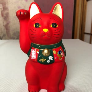 Small Cat Lucky Maneki Neko Japanese Beckoning Ceramic Seto-Yaki Fortune Red Pottery Traditional Ornament