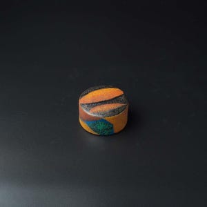 Pisapapeles lacado Ryukyu redondo Bunchin Nature, hecho a mano en Japón, caligrafía con letras, Shodo, regalo, arte, patrón de hojas y flores, artesanías de Okinawa, 300 g
