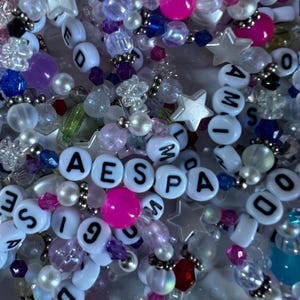 Slumpmässiga AESPA-armband - Set om 3