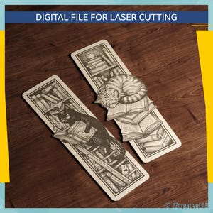 Peut inclure: Deux marque-pages découpés au laser sur le thème des livres et des chats. L'un représente un chat noir, l'autre un chat tigré endormi. Les deux ont un design de bibliothèque. Le texte "DIGITAL FILE FOR LASER CUTTING" est en haut.