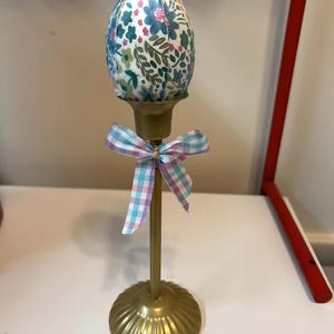 Blue Floral Easter Egg Table Decor
