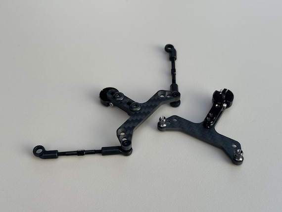 Adjustable Carbon Fiber DSS for Sakura D5, Direct Steering System