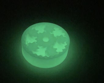Glow in the dark fidget spinner