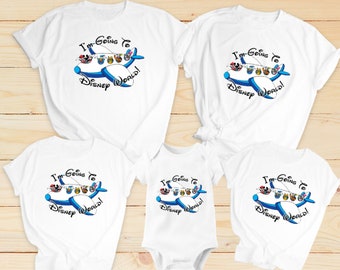Camisetas familiares a juego. Camiseta gráfica con personajes de avión de "Vamos a Disney World". Camisetas familiares. Camisetas de viaje para niños y adultos. Camisetas a juego.