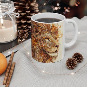 Caneca de cerâmica filigrana de leão, design majestoso de leão em tons de marrom e dourado, xícara de 11 onças e 15 onças, presente para amantes de animais, caneca de café, xícara de chá, caneca de vida selvagem, imagem 3