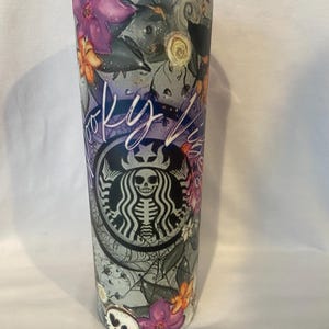 Vaso de Halloween con vibraciones espeluznantes / Taza de esqueleto floral gótico / Taza de viaje con calavera y telaraña / Taza de café otoñal